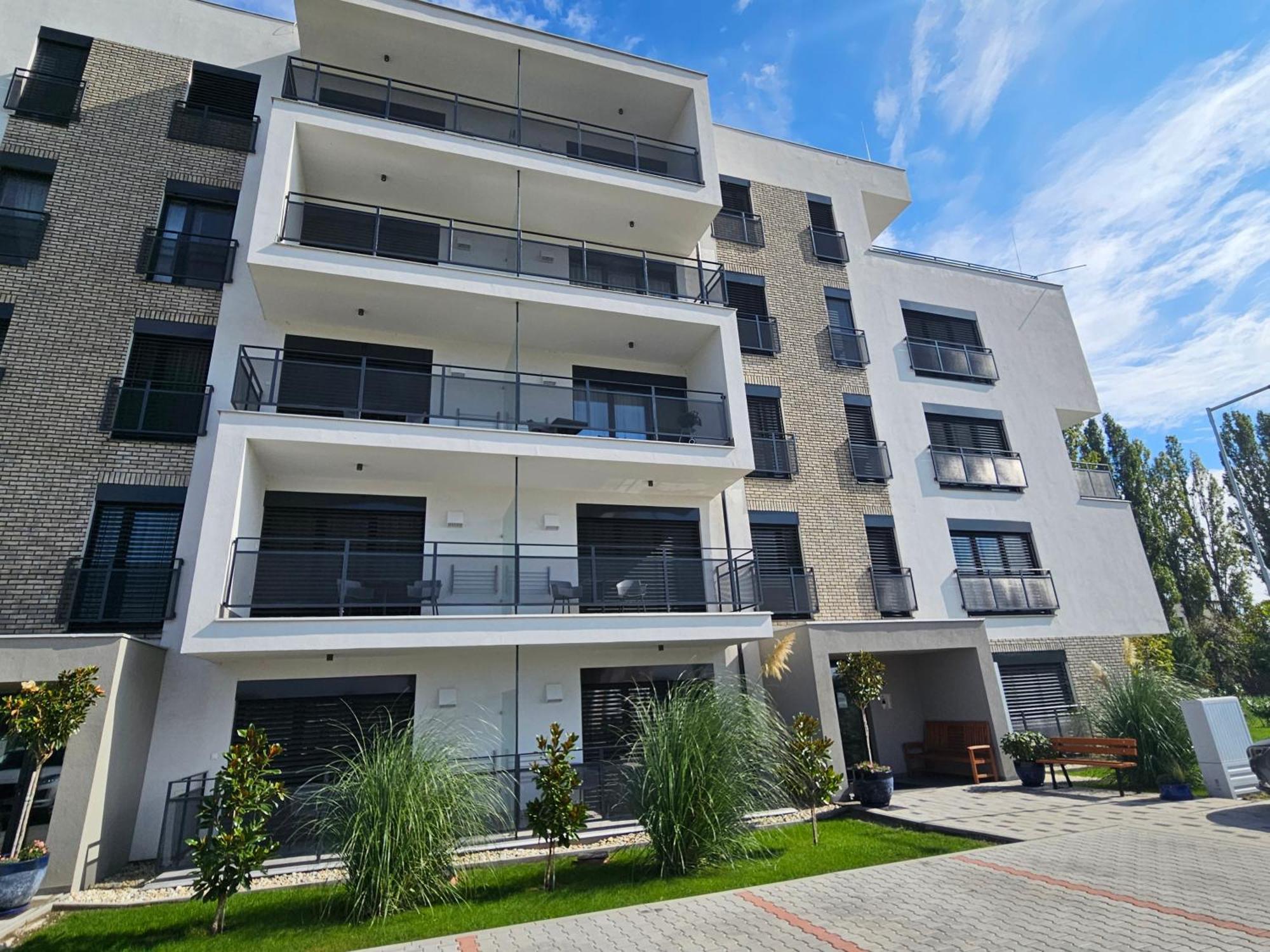 Harmonia Riva Apartman B11 Dunajská Streda Exterior foto
