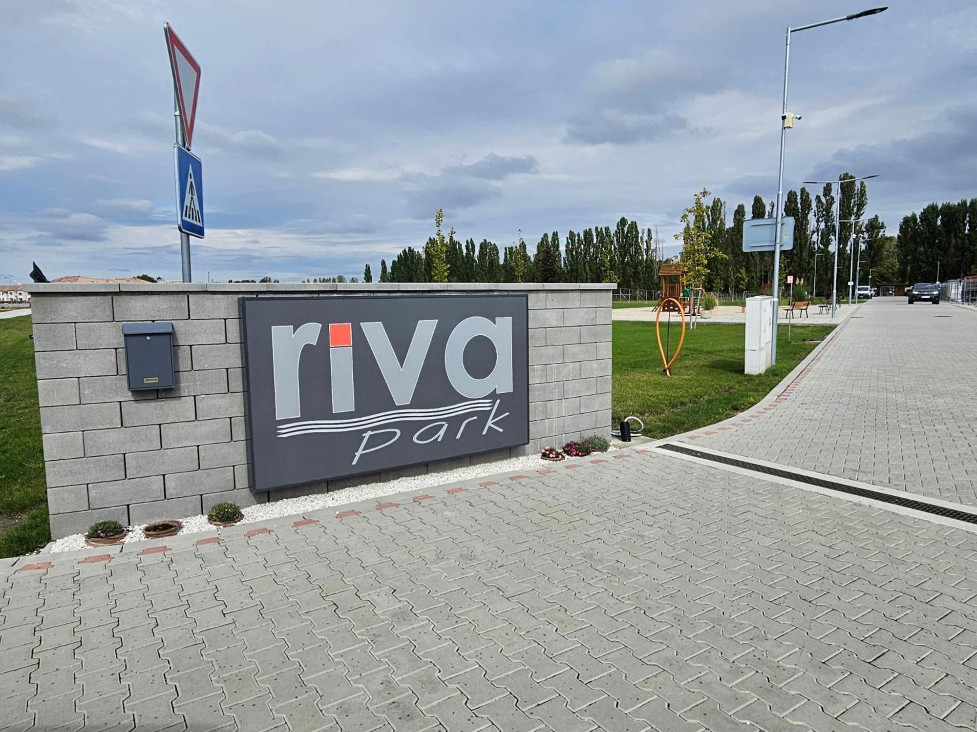 Harmonia Riva Apartman B11 Dunajská Streda Exterior foto